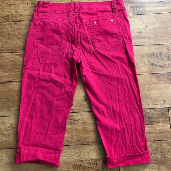 👖Illegal Fears Crop Shorts👖 - Picture 3 of 5